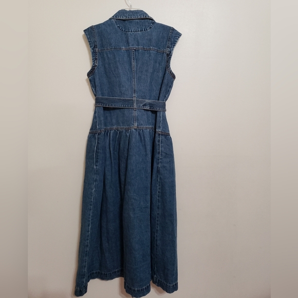 Future Collective with Jenee Naylor Sleeveless Denim Button-Front Midi Dress - Picture 5 of 6
